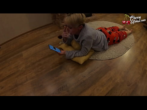 ❤️ Loira louca chupando uma pica enorme chupando e saltando sobre ela - Sexo Anal ️ Pornuts em nós